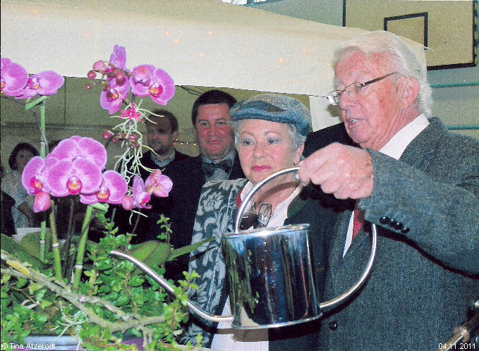 Niedernhausen am 04.11.2011 - Dieter Thomas Heck tauft eine Orchidee auf seinen Namen 'Doritaenopsis Dieter Thomas Heck' � Tina Atzerodt