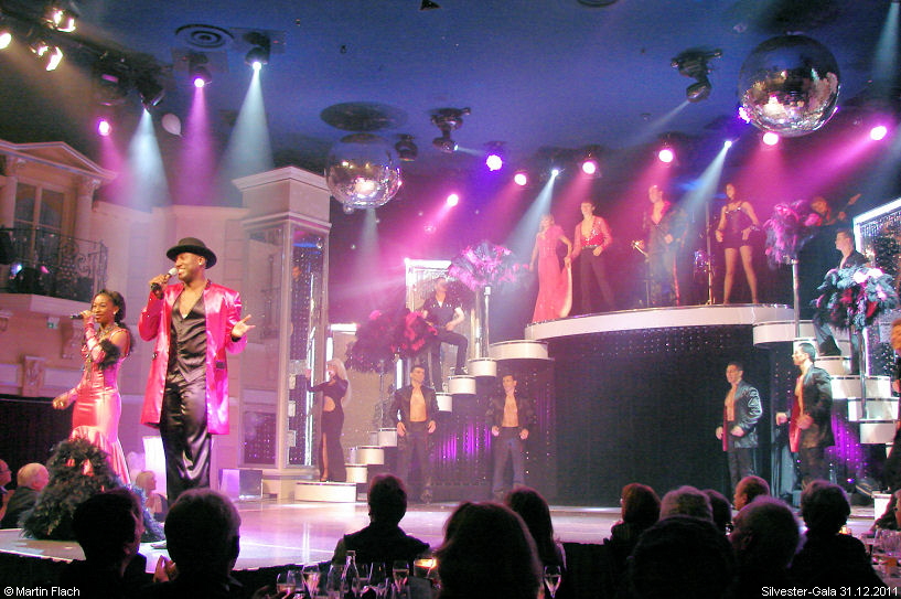 Silvester-Gala 2011 im Fantissima-Theater im Phantasialand in Br�hl � Martin Flach 