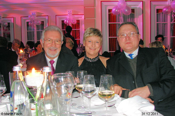Silvester-Gala mit Papa, Tochter Gabi und Schwiegersohn Dietmar  � Martin Flach