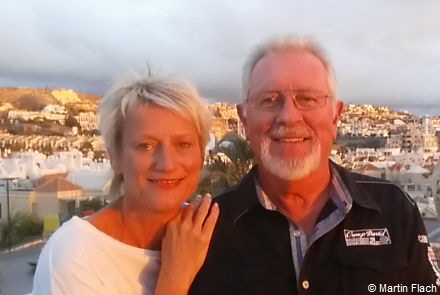 Gabriele (Gabi) Flach. Nach ihrer Scheidung im Mai 2015 wollte sie unter keinen Umst�nden mehr Puttins hei�en und nahm sofort wieder ihren Geburtsnamen an. Am 27.03.2016 verstarb sie nach langer Krankheit in Berlin. Dieses Bild  stammt vom  Oktober 2015 - w�hrend ihres Urlaubs mit ihrem Papa � Martin Flach